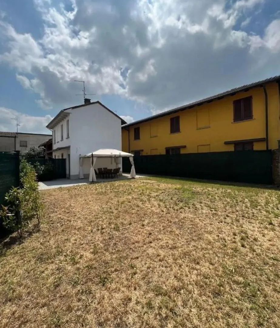 Villa Villetta Garlasco Centro Con Giardino Italien