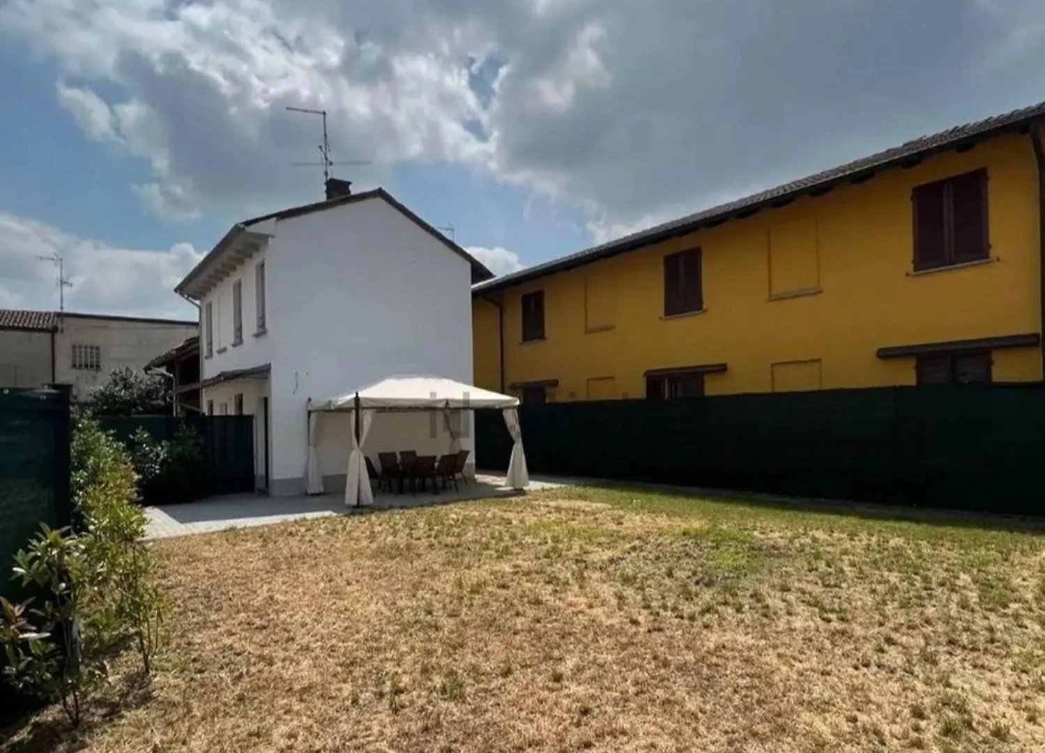 Villetta Garlasco Centro Con Giardino Italy