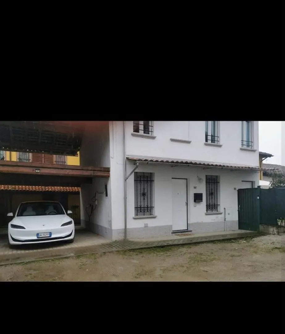 Villetta Garlasco Centro Con Giardino Villa